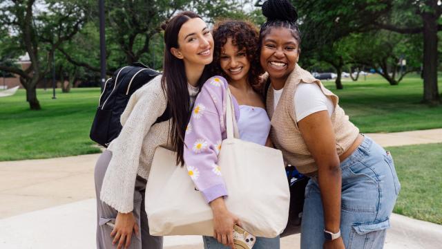 Gambar Artikel Integrasi Kurikulum Dan Dunia Industri Di Universitas Indonesia Untuk Mempersiapkan Mahasiswa Siap Kerja