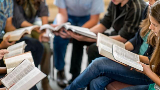 Gambar Artikel Mahasiswa Dan Budaya Kampus: Membangun Identitas, Karakter, Dan Kebersamaan