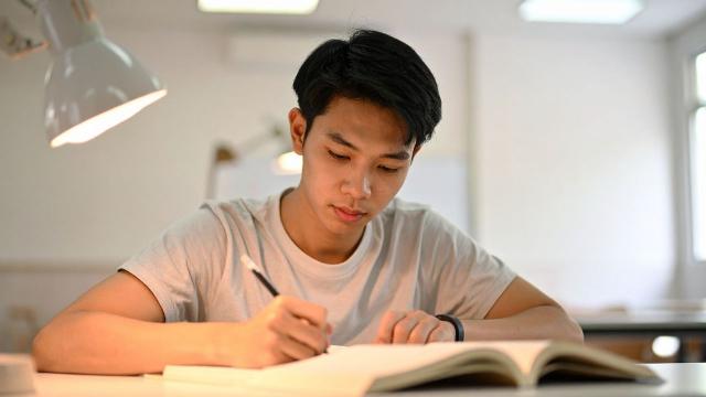 Gambar Artikel Mahasiswa Dan Public Speaking: Meningkatkan Kepercayaan Diri Di Dunia Kampus