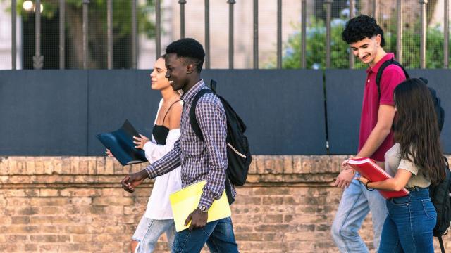 Gambar Artikel Mahasiswa Dan Networking: Membangun Relasi Untuk Kesempatan Masa Depan