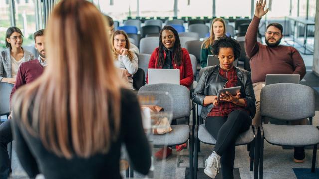 Gambar Artikel Mahasiswa Dan Organisasi: Membangun Karakter, Relasi, Dan Kepemimpinan Sejak Dini