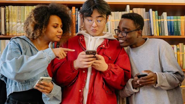 Gambar Artikel Pergaulan Dan Kesehatan Mahasiswa Indonesia: Menjaga Keseimbangan Di Tengah Kesibukan Kampus