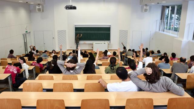 Gambar Artikel Mahasiswa Aktif Dan Sehat: Menyeimbangkan Akademik, Organisasi, Dan Kehidupan Sosial