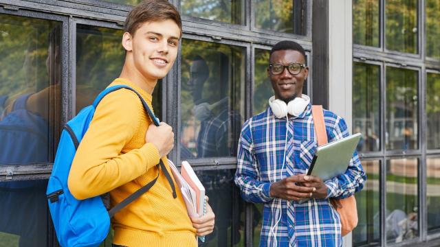 Gambar Artikel Menjadi Mahasiswa Unggul: Keseimbangan Antara Prestasi Akademik, Sosial, Dan Kesehatan