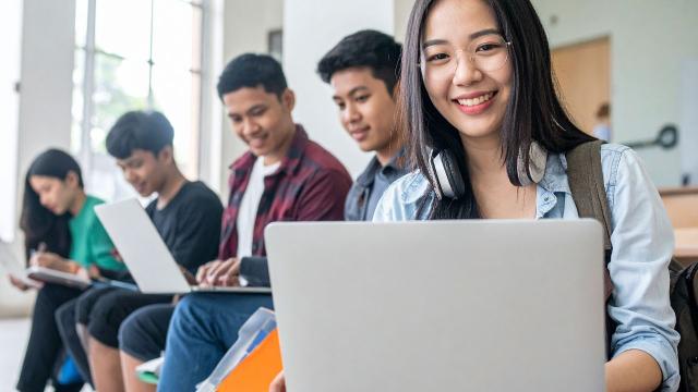 Gambar Artikel Mahasiswa Berdaya Saing: Mengoptimalkan Organisasi, Pergaulan, Dan Kesehatan Untuk Masa Depan