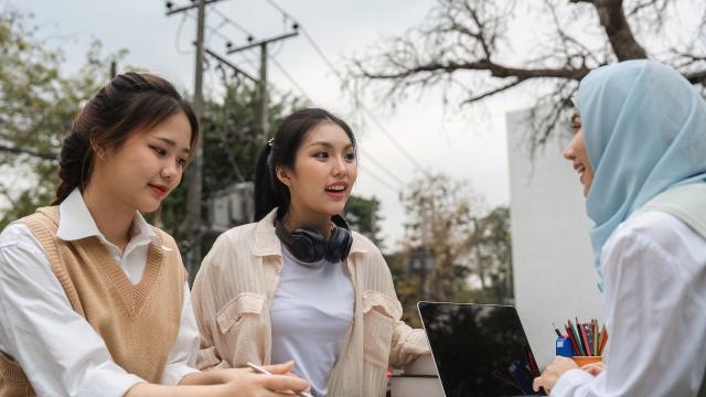 Gambar Artikel Mahasiswa Dan Kemandirian: Belajar Mengelola Hidup Melalui Organisasi, Pergaulan, Dan Kesehatan