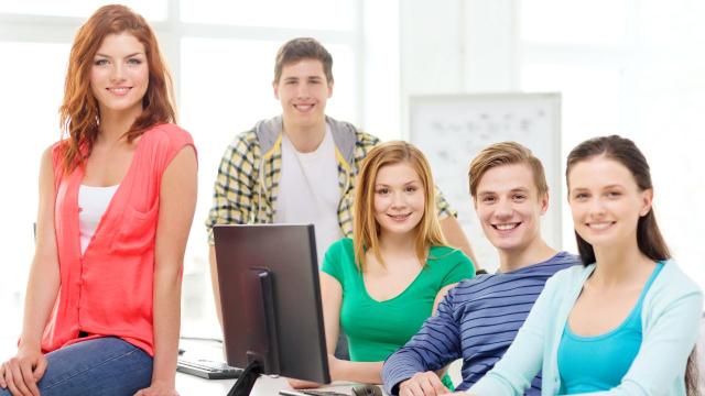 Gambar Artikel Mahasiswa Dan Kemampuan Networking: Membangun Relasi Untuk Masa Depan Melalui Organisasi, Pergaulan, Dan Kesehatan