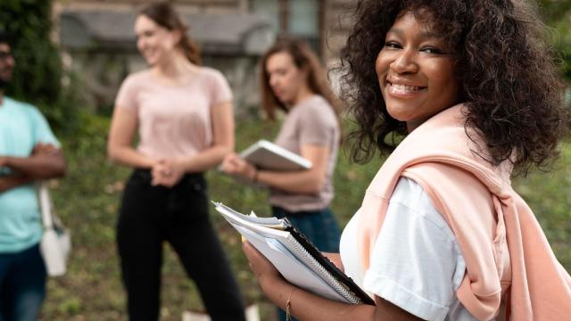 Gambar Artikel Mahasiswa Dan Kemampuan Adaptasi: Bertahan Dan Berkembang Dalam Dinamika Akademik, Organisasi, Dan Pergaulan