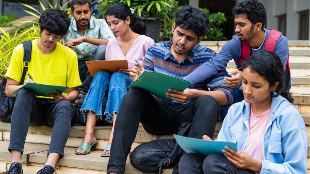 Mahasiswa Berprestasi: Strategi Mencapai Keunggulan Akademik Dan Non-Akademik