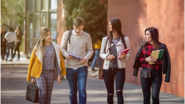Gambar Artikel Mahasiswa Yang Cepat Bosan: Tantangan Fokus Di Era Serba Cepat