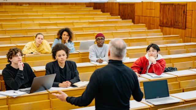 Gambar Artikel Mahasiswa Dan Pentingnya Pengalaman Relawan Untuk Membangun Kepedulian Sosial