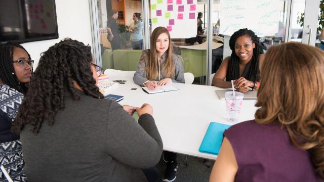 Gambar Artikel Mahasiswa Dan Pentingnya Kemampuan Public Speaking Dalam Mengembangkan Karier