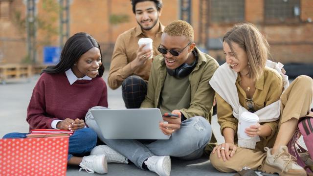 Gambar Artikel Mahasiswa Dan Peran Sosial: Kontribusi Nyata Untuk Desa Dan Kota Di Indonesia