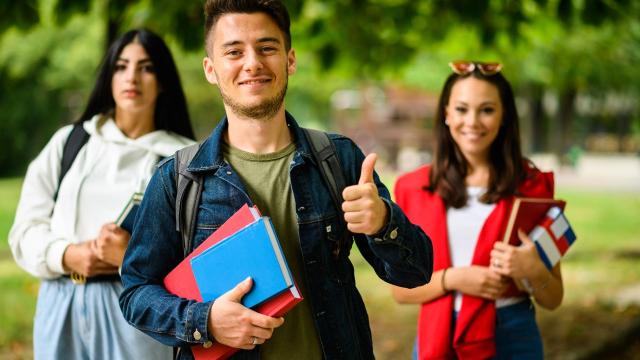 Gambar Artikel Mahasiswa Dan Pengembangan Soft Skills: Kunci Sukses Di Dunia Akademik Dan Profesional