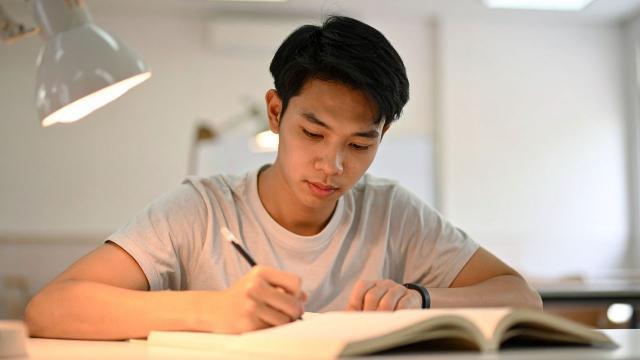 Gambar Artikel Mahasiswa Dan Literasi Digital: Mempersiapkan Generasi Cerdas Dan Tanggap Teknologi