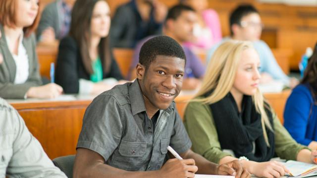 Gambar Artikel Sinergi Mahasiswa Dan Kurikulum Adaptif Dalam Mewujudkan Pendidikan Inklusif Di Perguruan Tinggi