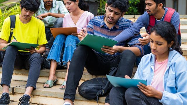 Komitmen Universitas Indonesia Dalam Mengembangkan Mahasiswa Yang Kritis Dan Berkarakter