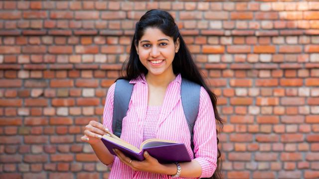 Strategi Universitas Indonesia Dalam Mengembangkan Mahasiswa Kolaboratif Dan Berdaya Saing Global