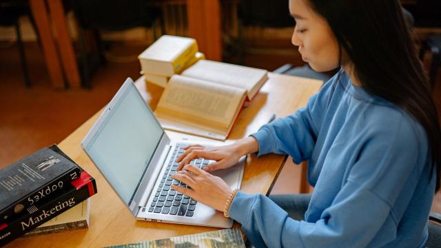 Gambar Artikel Strategi Universitas Indonesia Dalam Membangun Mahasiswa Bijak Digital, Berkarakter, Dan Berdaya Saing Global