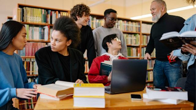 Mahasiswa Indonesia Dan Pentingnya Literasi Keuangan Dalam Kehidupan Kampus