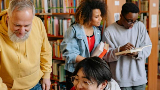 Gambar Artikel Mahasiswa Indonesia Dan Peran Komunikasi Efektif Dalam Kehidupan Akademik Dan Sosial