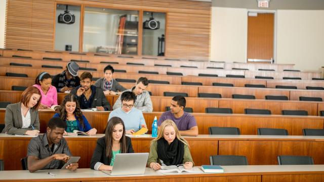 Gambar Artikel Mahasiswa Dan Manajemen Waktu Efektif: Kunci Keberhasilan Akademik, Organisasi, Dan Kesehatan