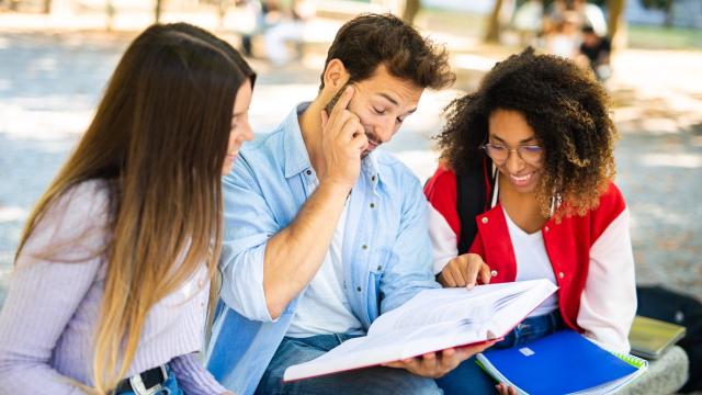 Gambar Artikel Penguatan Peran Mahasiswa Dalam Mewujudkan Kampus Inklusif, Sehat, Dan Berkarakter Di Indonesia