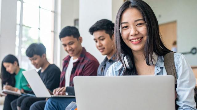 Gambar Artikel Dinamika Kehidupan Mahasiswa Indonesia: Antara Tuntutan Akademik, Sosial, Dan Pengembangan Diri