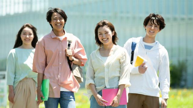 Gambar Artikel Menyiapkan Mahasiswa Indonesia Yang Kompetitif Melalui Pendidikan Holistik Dan Keseimbangan Hidup