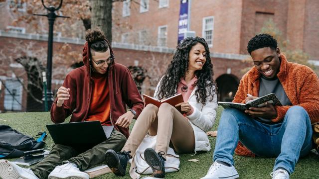 Gambar Artikel Menguatkan Identitas Akademik Mahasiswa Indonesia Di Tengah Arus Globalisasi