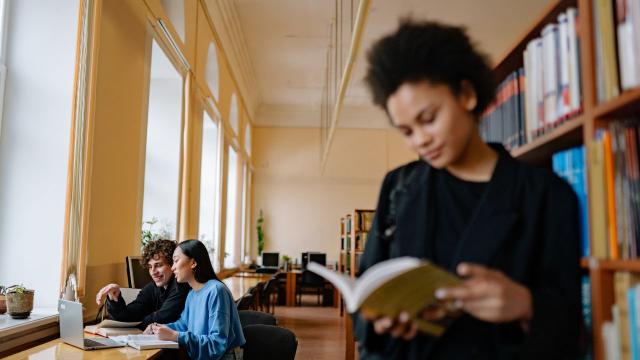Gambar Artikel Peran Mahasiswa Dalam Mengembangkan Kemampuan Komunikasi Efektif Di Dunia Kampus