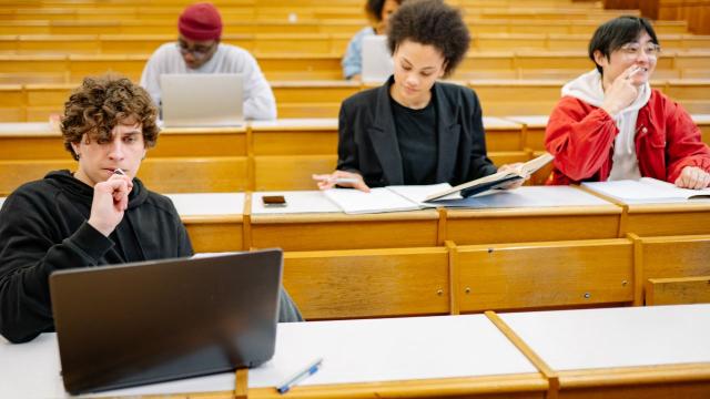 Gambar Artikel Peran Mahasiswa Dalam Mengembangkan Kemandirian Belajar Di Perguruan Tinggi