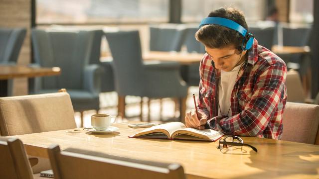 Gambar Artikel Integrasi Teknologi Digital Dalam Metode Pembelajaran Mahasiswa Untuk Mendukung Kurikulum Universitas