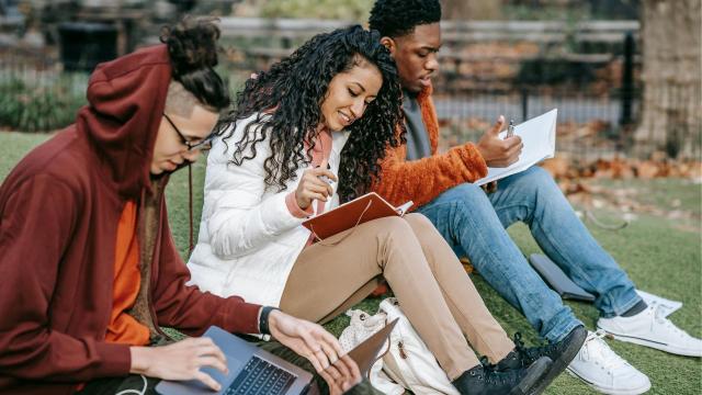 Sinergi Kurikulum Dan Pendidikan Inklusif Dalam Mendorong Kesetaraan Mahasiswa Di Indonesia