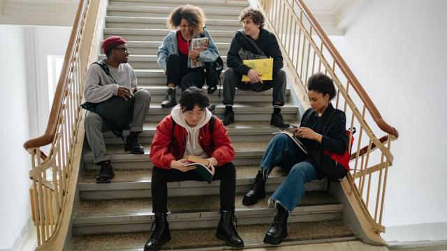 Gambar Artikel Mahasiswa Tangguh Di Era Digital: Mengelola Pendidikan, Organisasi, Pergaulan, Dan Kesehatan Di Universitas Indonesia