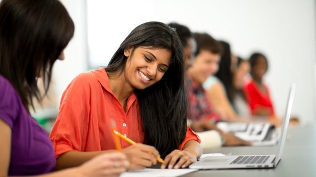 Gambar Artikel Mahasiswa Dan Tantangan Pendidikan Tinggi Di Indonesia: Membangun Prestasi, Karakter, Dan Keseimbangan Hidup