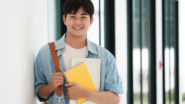 Gambar Artikel Peran Mahasiswa Indonesia Dalam Dunia Pendidikan: Menyatukan Prestasi Akademik Dan Pengembangan Diri