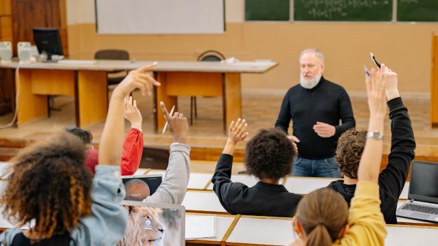 Gambar Artikel Mahasiswa Dan Pentingnya Menjaga Keseimbangan Hidup Antara Akademik Dan Sosial