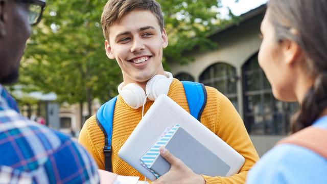 Gambar Artikel Mahasiswa Dan Kolaborasi: Membangun Sinergi Akademik, Sosial, Dan Kesehatan