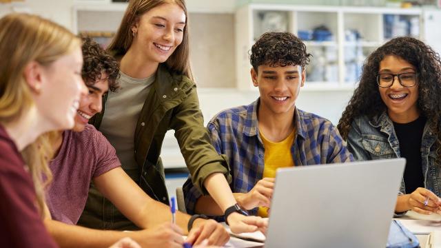 Mahasiswa Dan Proses Mencari Jati Diri Di Lingkungan Kampus