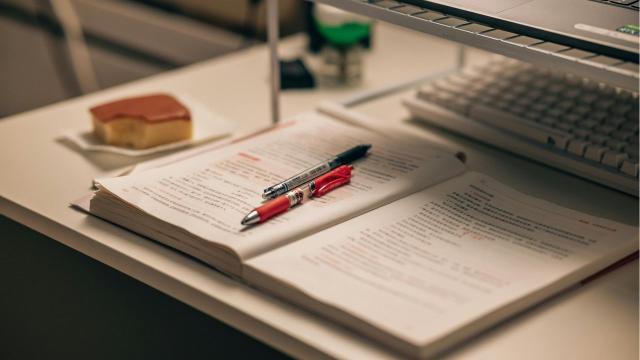 Gambar Artikel Mahasiswa Dan Peran Lingkungan Pertemanan Dalam Membentuk Pola Pikir