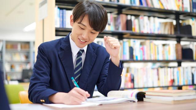 Mahasiswa Dan Dinamika Kehidupan Sosial Di Luar Ruang Kelas