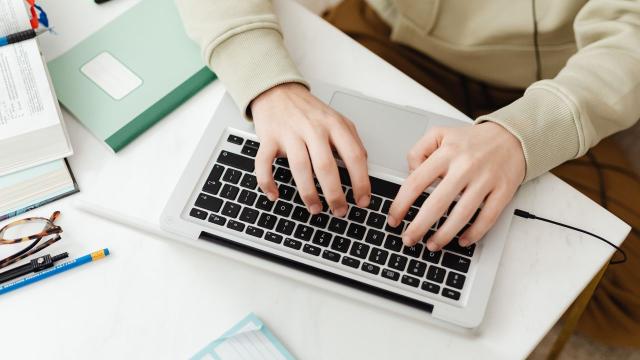 Pengembangan Soft Skill Mahasiswa Melalui Aktivitas Organisasi