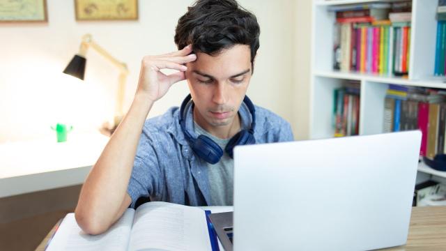 Gambar Artikel Strategi Mahasiswa Mengelola Waktu Antara Akademik Dan Kegiatan Organisasi