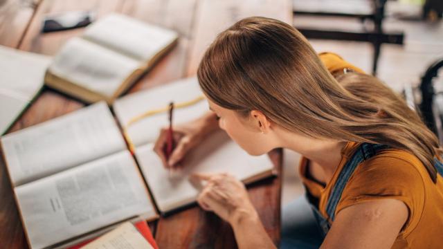 Gambar Artikel Mahasiswa Dan Pentingnya Menjaga Kesehatan Mental Di Lingkungan Perguruan Tinggi