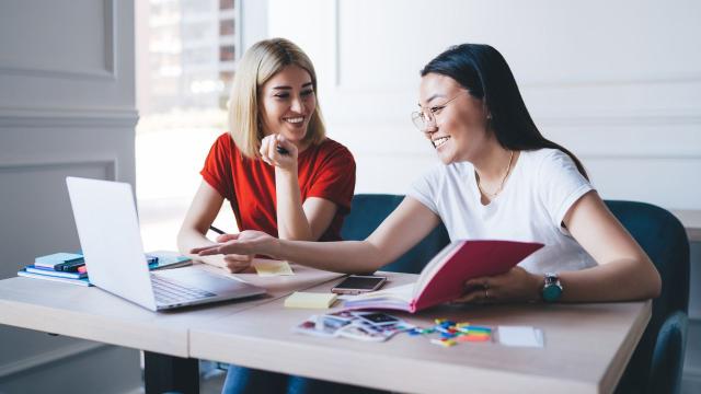 Gambar Artikel Mahasiswa Dan Keseimbangan Antara Akademik, Organisasi, Dan Kehidupan Pribadi