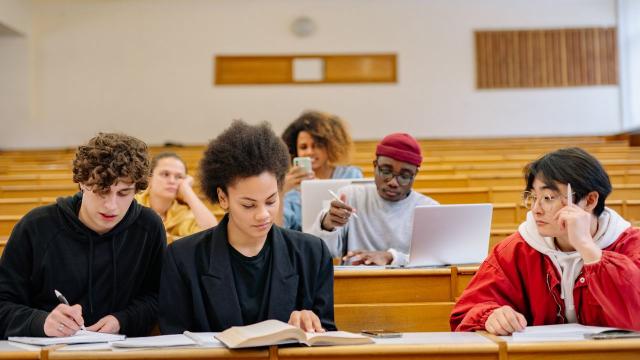 Gambar Artikel Mahasiswa Indonesia Dan Pentingnya Keterampilan Komunikasi Di Dunia Kampus