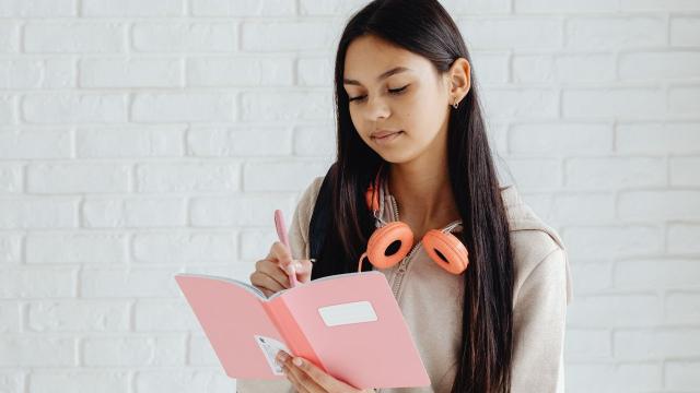 Mahasiswa Indonesia Dan Tantangan Kemandirian Dalam Kehidupan Perkuliahan