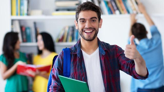 Gambar Artikel Mahasiswa Indonesia Dan Tantangan Menjaga Keseimbangan Akademik Dan Kehidupan Sosial