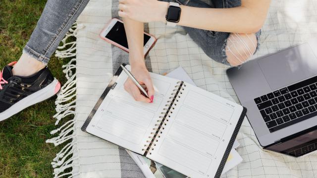 Mahasiswa Indonesia Dan Strategi Mengatasi Tekanan Akademik